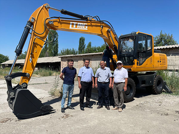 ltmg wheel excavators and clients