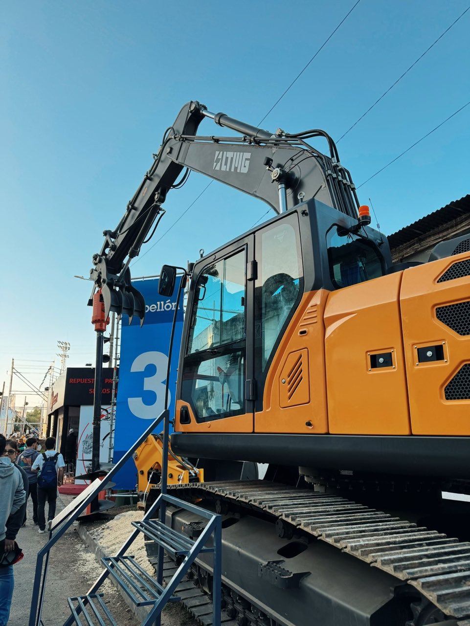 23 ton heavy duty crawler excavator